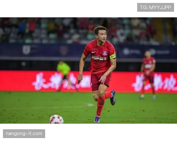 上海申花防守稳固，但战术是否过于保守引关注